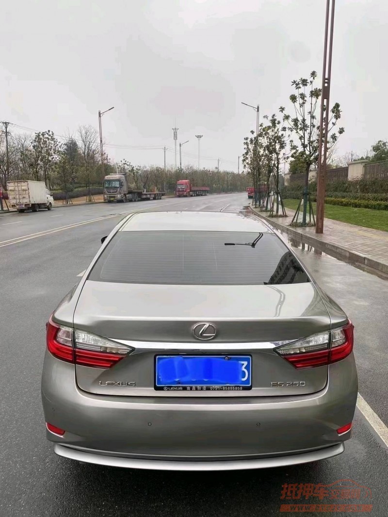 淮南17年雷克萨斯ES6