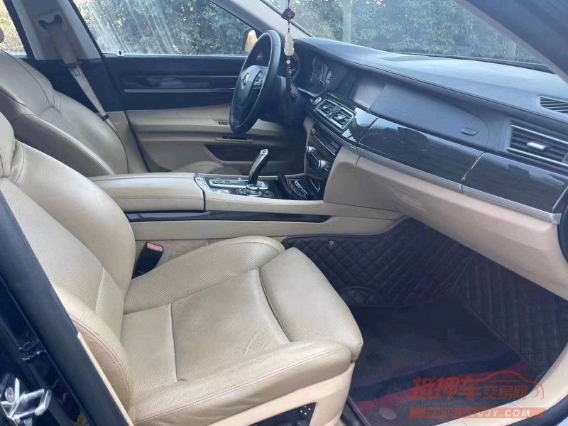 济南09年宝马7系8