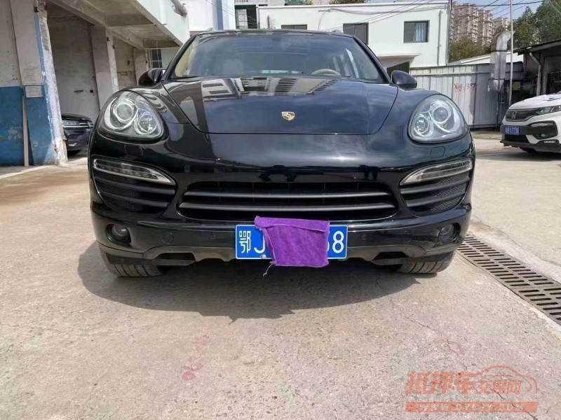 宜昌11年保时捷卡宴1