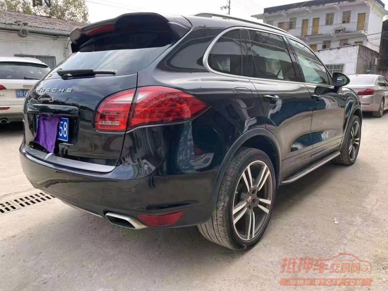 宜昌11年保时捷卡宴9