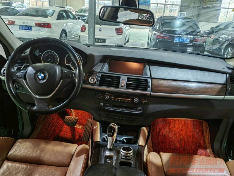 北京12年宝马X68