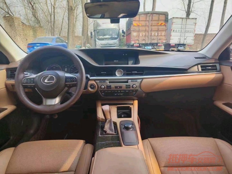 北京16年雷克萨斯ES5