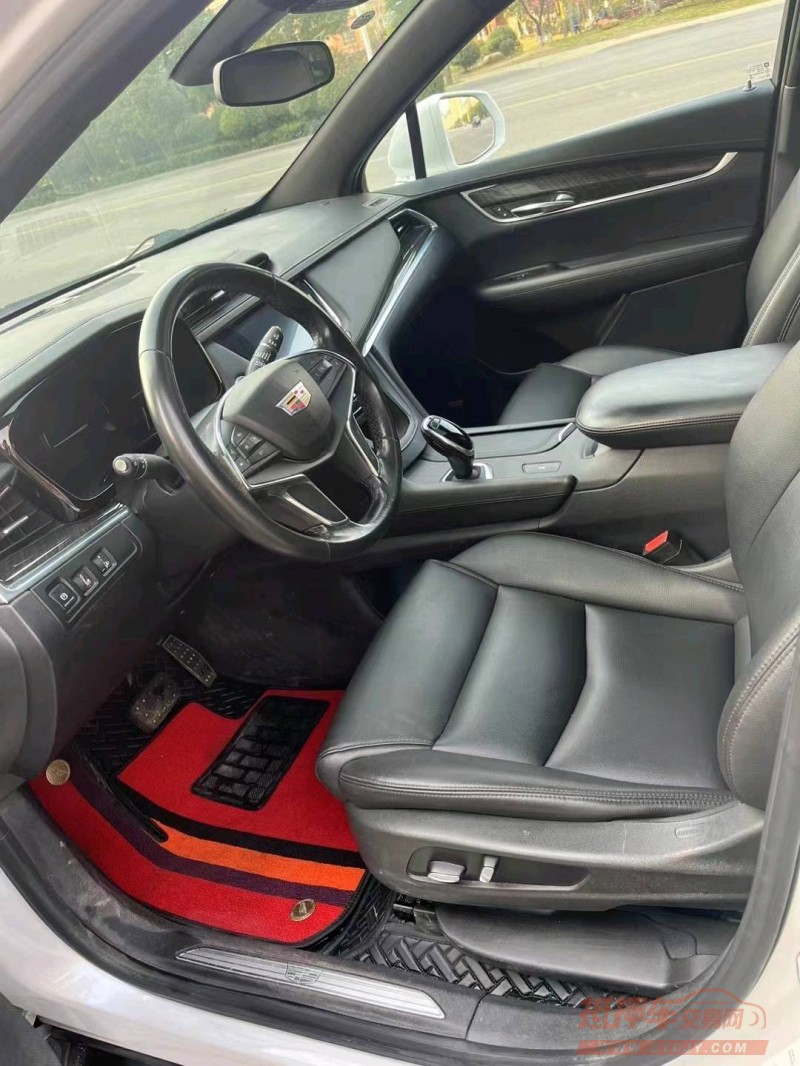 淮南17年凯迪拉克XT58