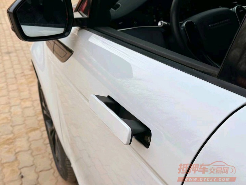 枣庄21年路虎极光1