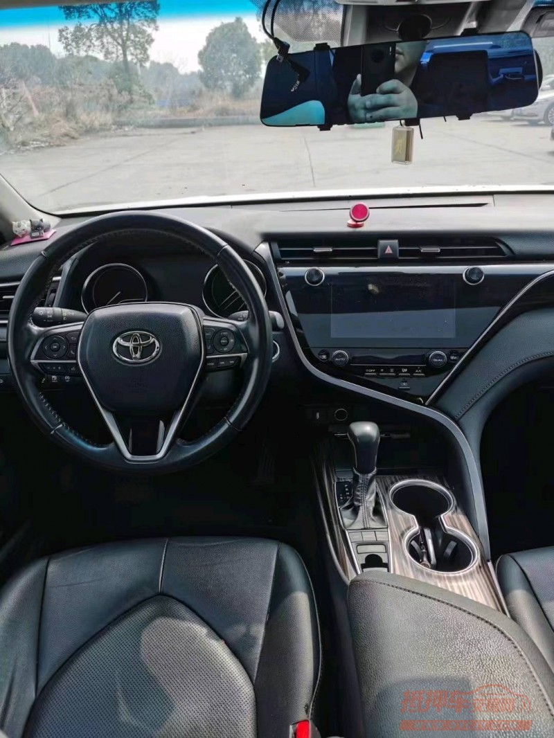 北京19年丰田凯美瑞6