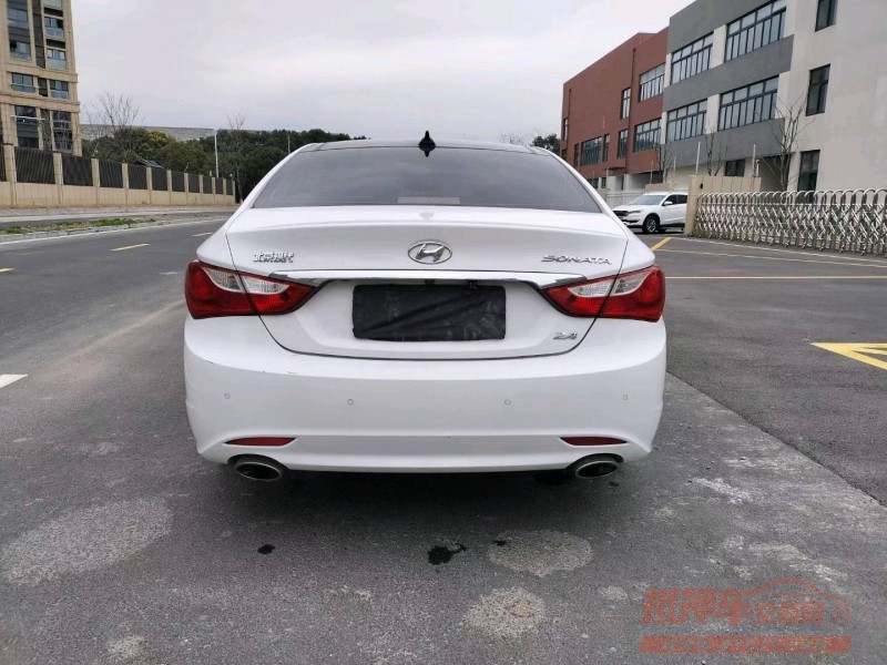 苏州16年现代索纳塔八9