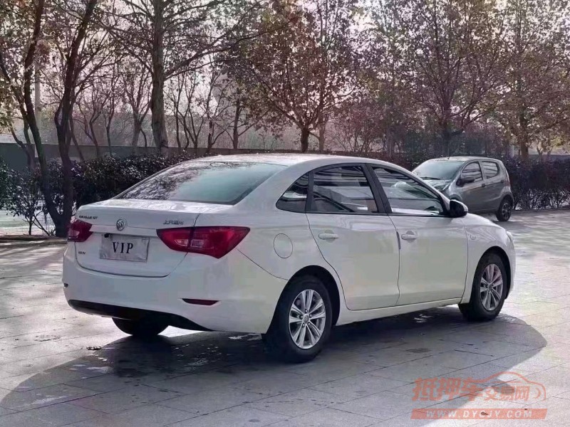 青岛17年别克英朗8