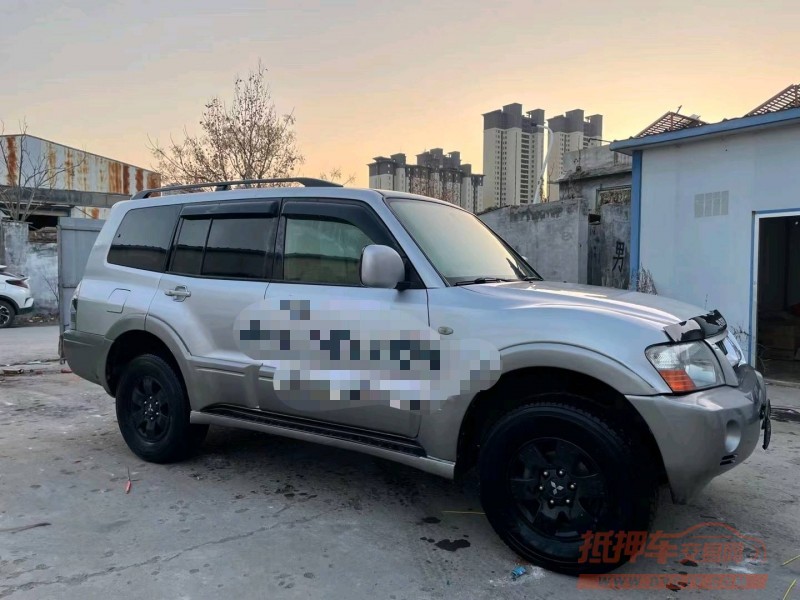 济宁08年三菱帕杰罗8