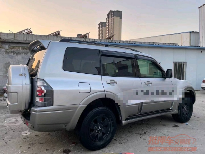 济宁08年三菱帕杰罗2