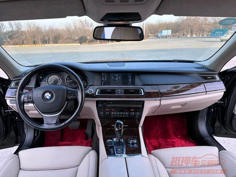 济宁13年宝马7系5