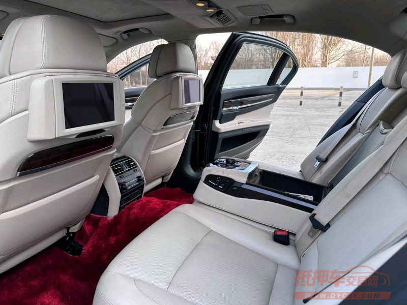 济宁13年宝马7系6