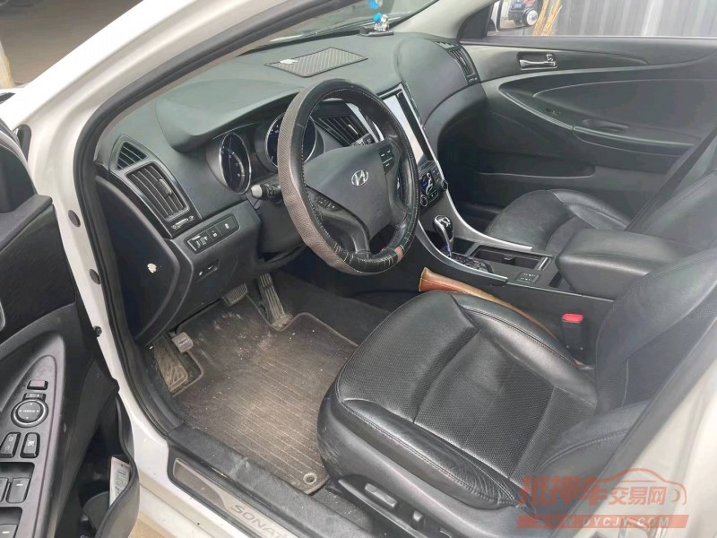 济宁14年现代索纳塔八6