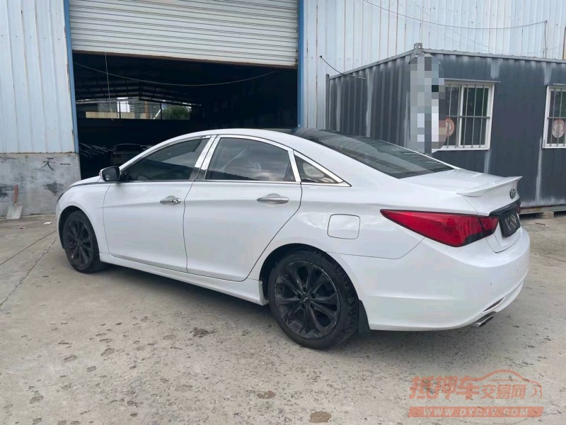 济宁14年现代索纳塔八7