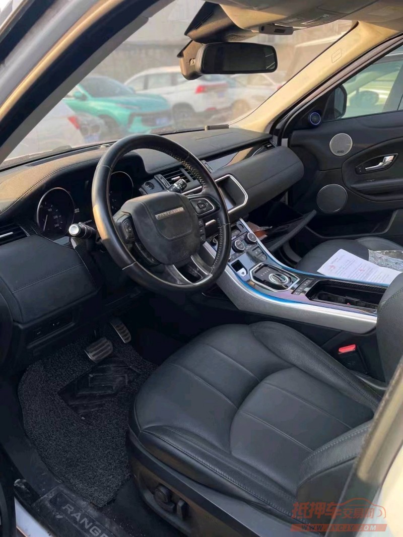 嘉兴18年路虎极光3