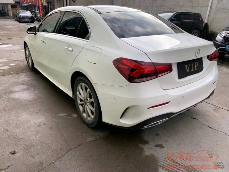 中山19年奔驰A3