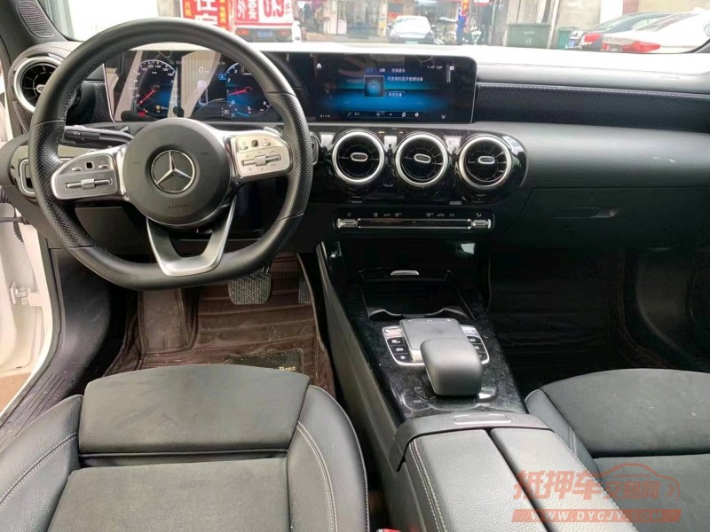 中山19年奔驰A6