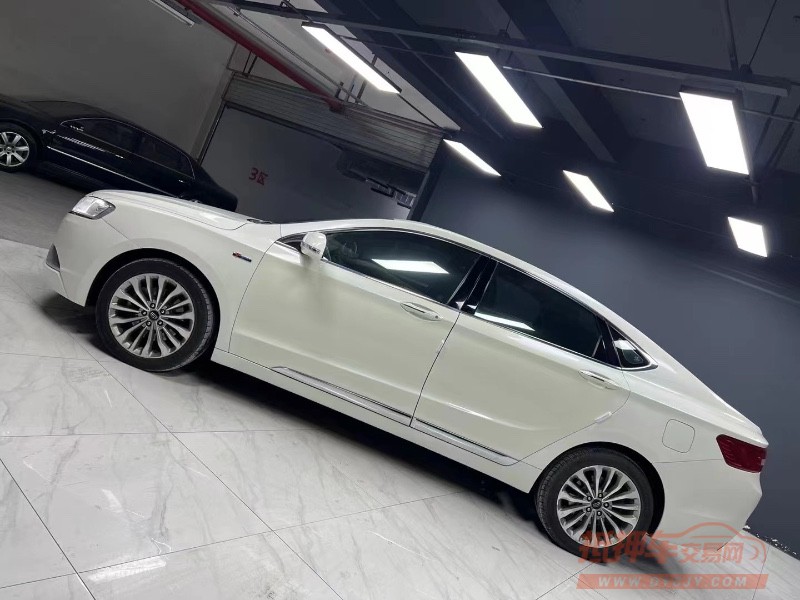 成都16年吉利博瑞5