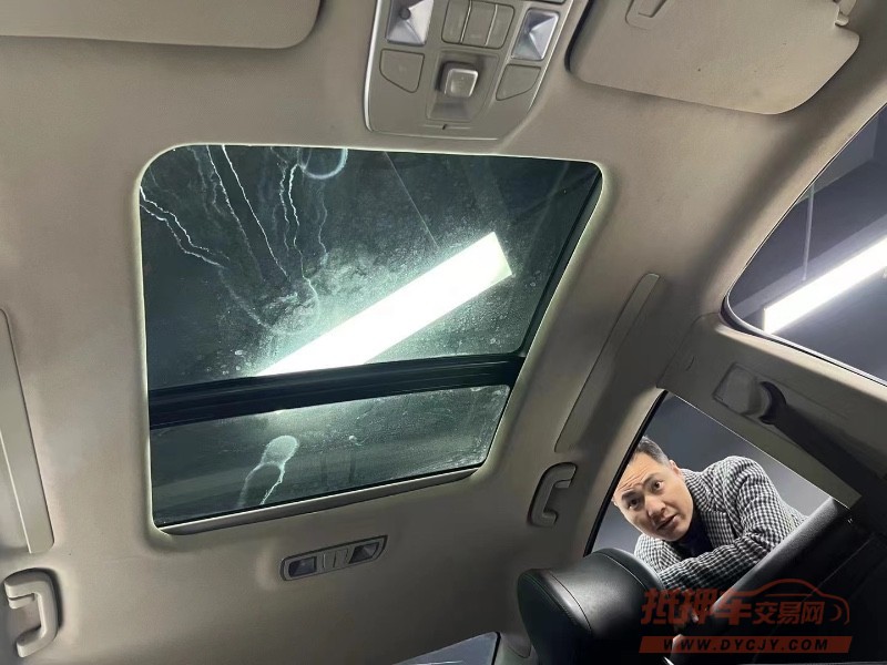 成都16年吉利博瑞8