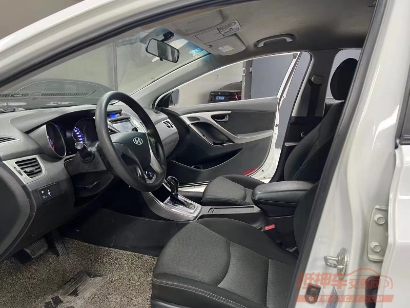 成都14年现代朗动8