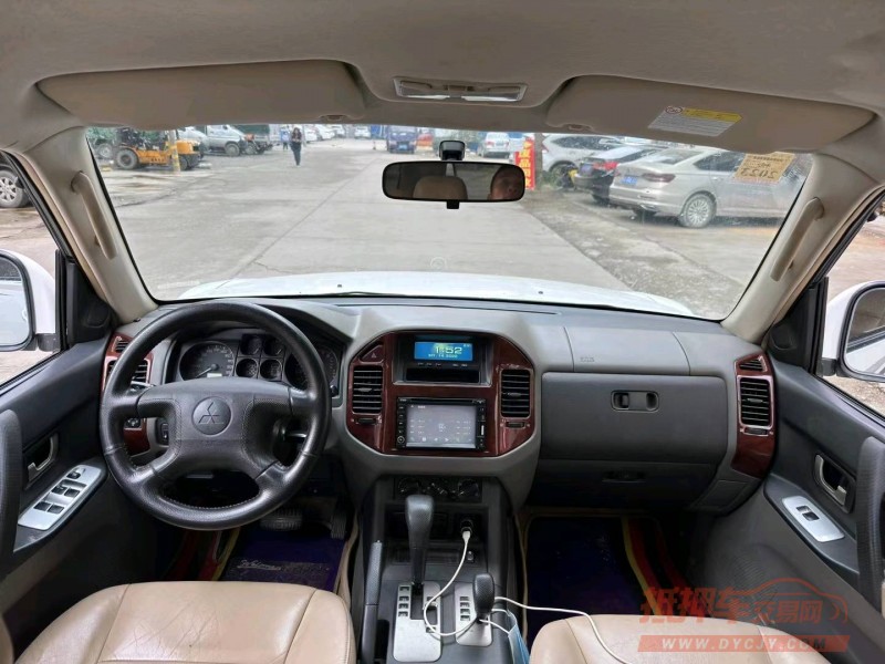 北京10年三菱帕杰罗8