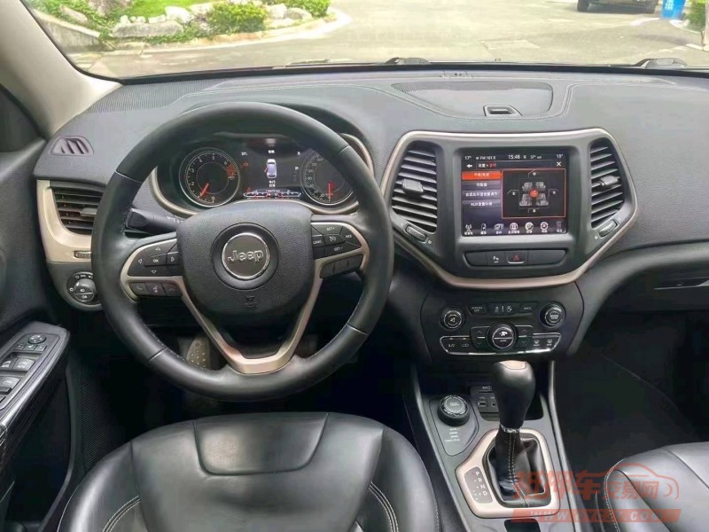 珠海16年Jeep自由光4