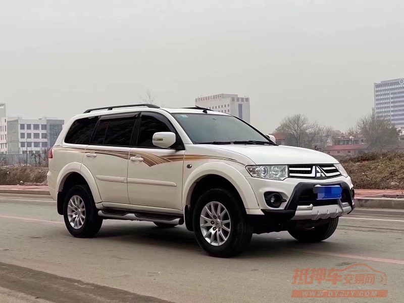 北京14年三菱帕杰罗3