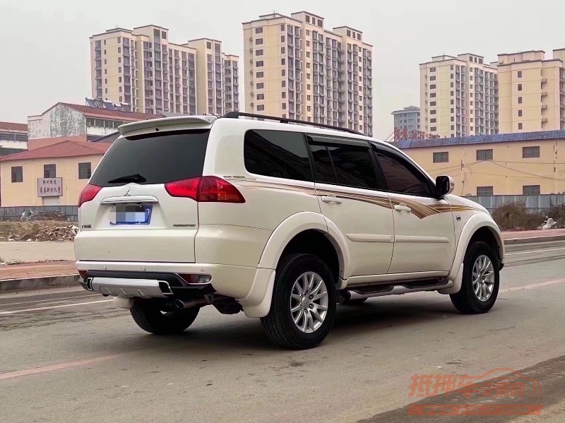 北京14年三菱帕杰罗5