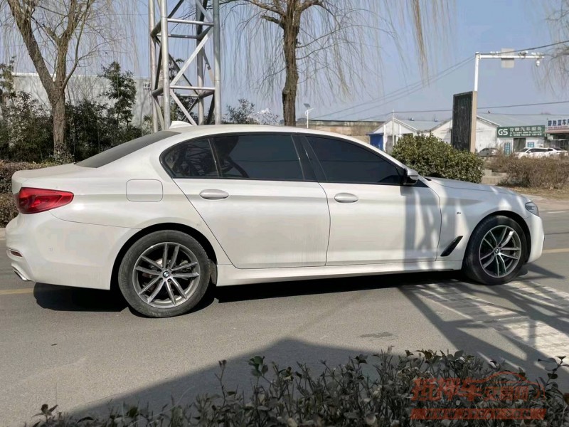 济宁18年宝马5系8