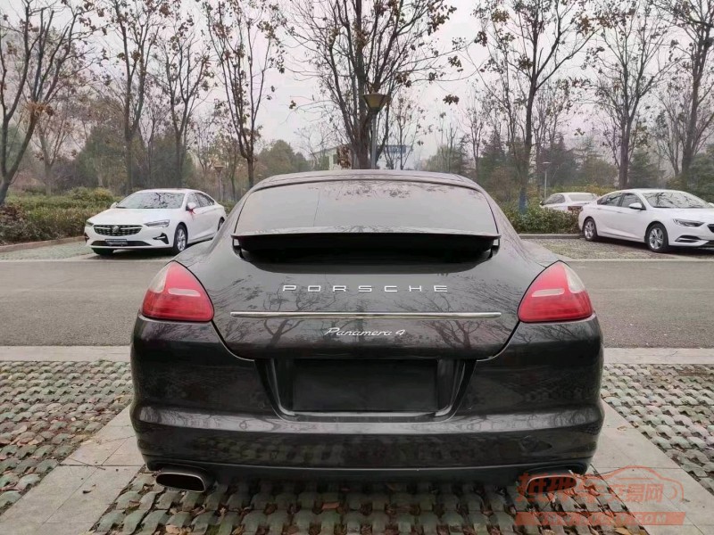 淮南12年保时捷帕拉梅拉2