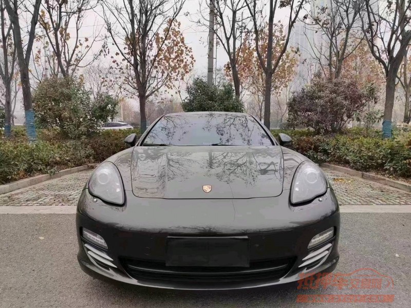 淮南12年保时捷帕拉梅拉1