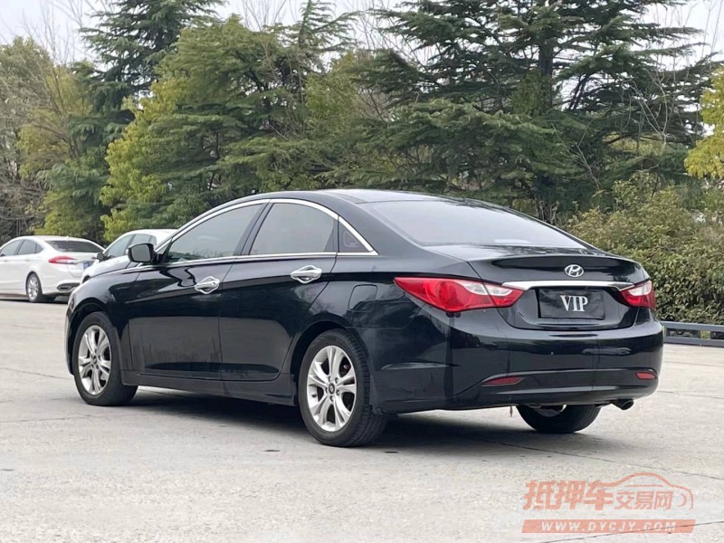 北京12年现代索纳塔八3