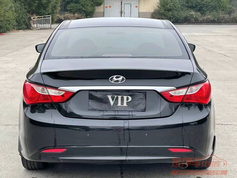 北京12年现代索纳塔八9