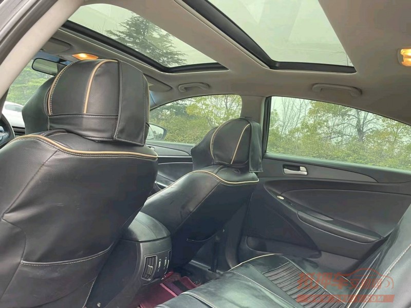 北京12年现代索纳塔八8