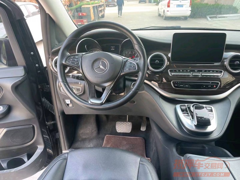 苏州17年奔驰V4