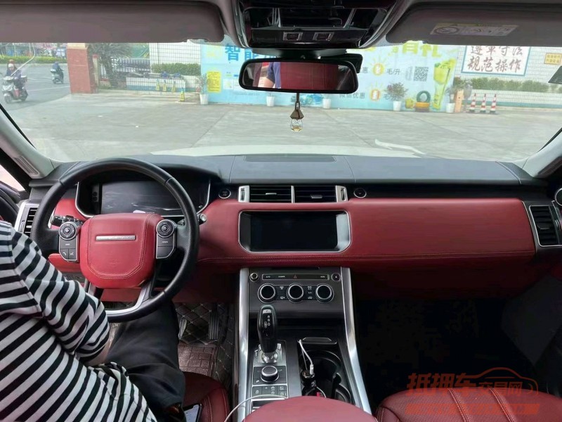 重庆17年路虎揽胜运动7