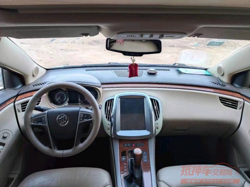 潍坊11年别克君越1