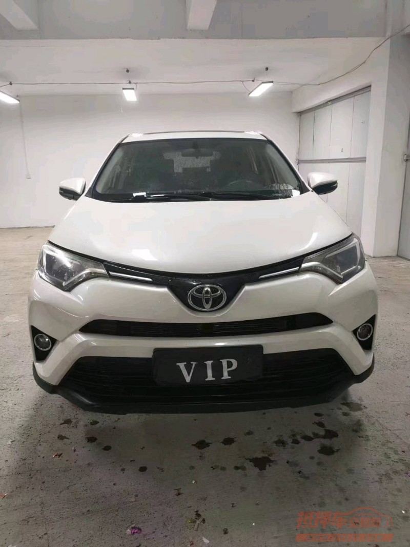 安順17年豐田RAV4榮放1