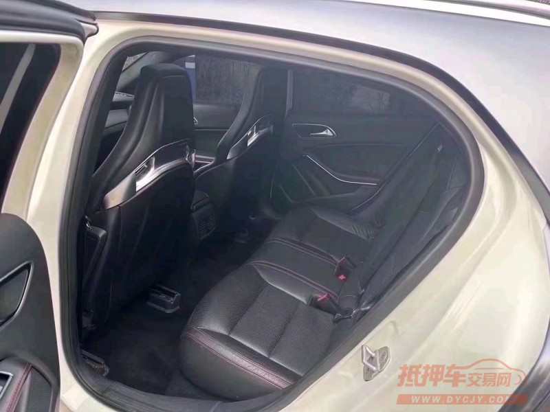 青岛16年奔驰AMG5