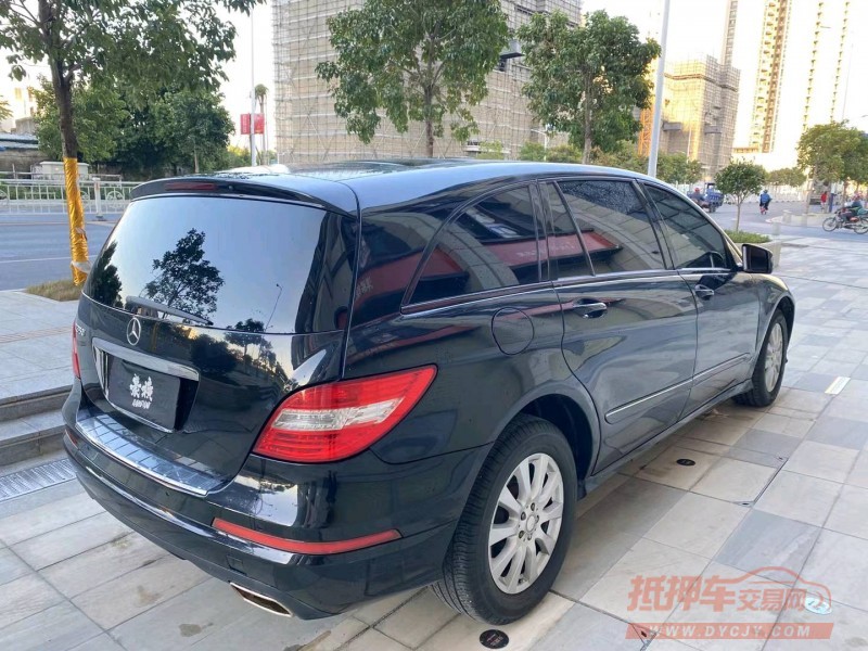 广州11年奔驰R8