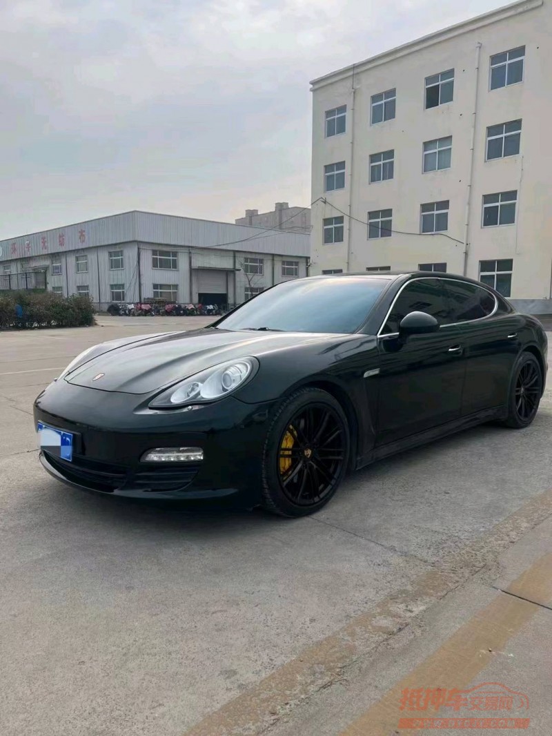 济宁11年保时捷帕拉梅拉2