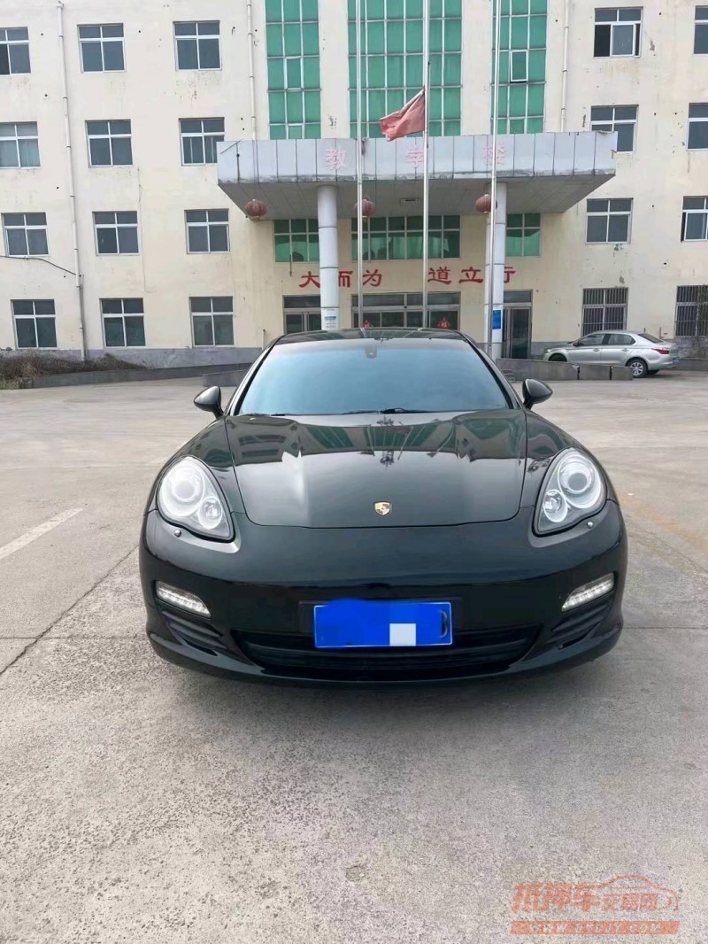 济宁11年保时捷帕拉梅拉1