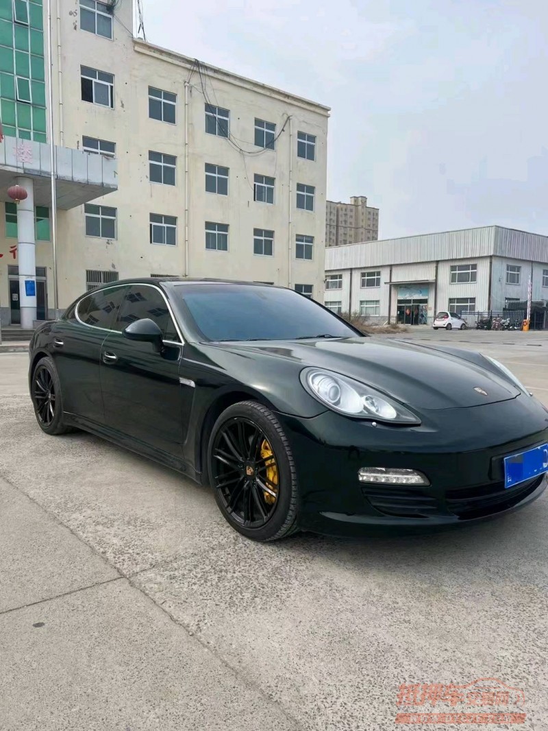 济宁11年保时捷帕拉梅拉3