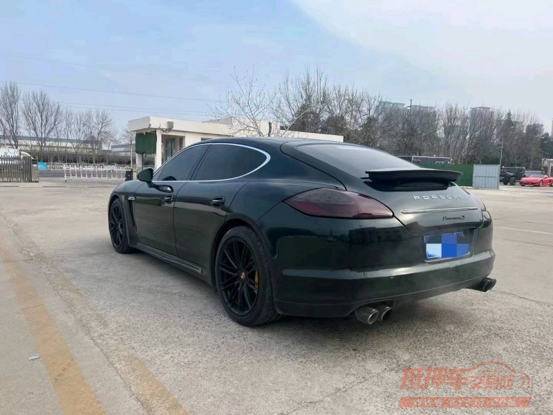 济宁11年保时捷帕拉梅拉5