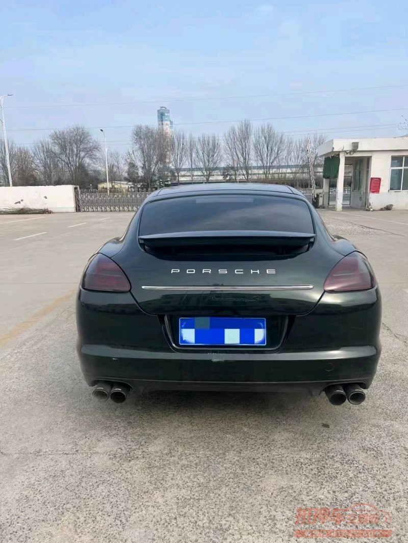 济宁11年保时捷帕拉梅拉9