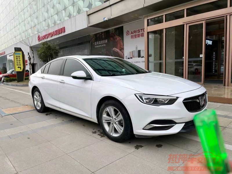 北京18年别克君威8