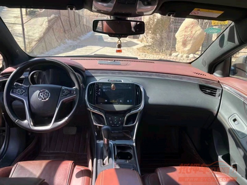 邢台15年别克君越4