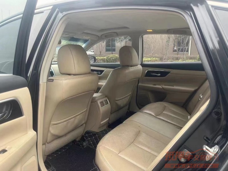 北京17年日产天籁8