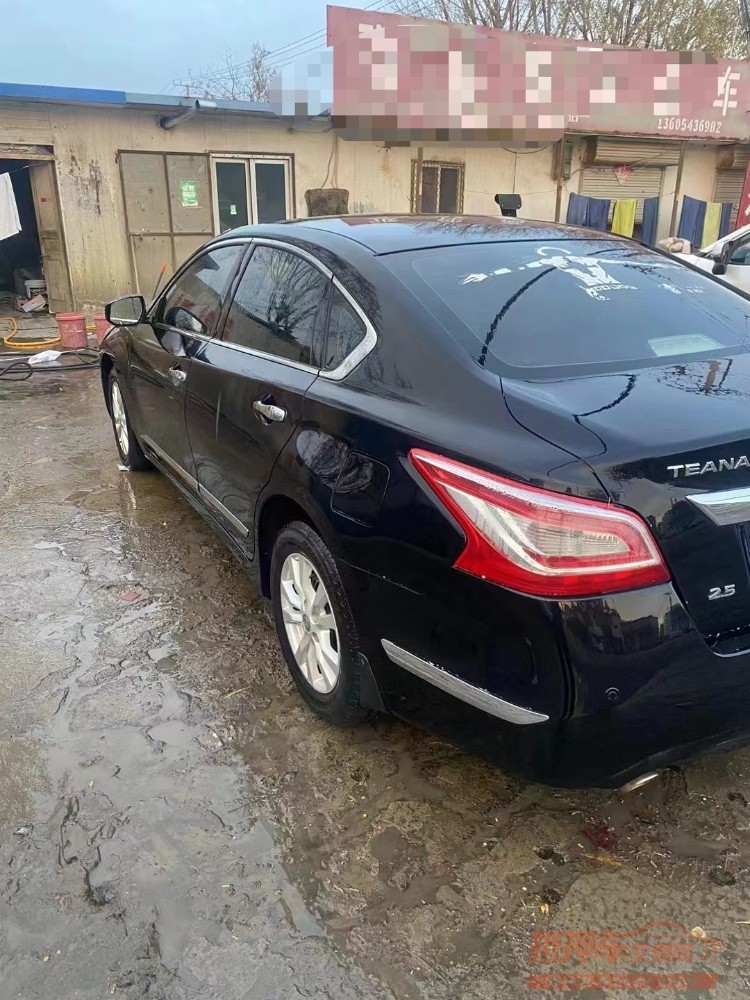 济宁16年日产天籁2