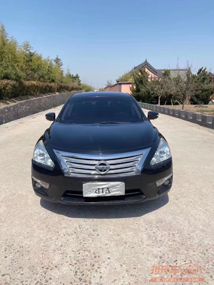 青岛14年日产天籁1