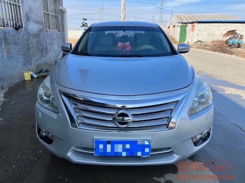 青岛13年日产天籁1